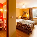 Schloss Hertefeld & Hertefeldhof 4*