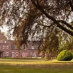 Schloss Hertefeld & Hertefeldhof מלון