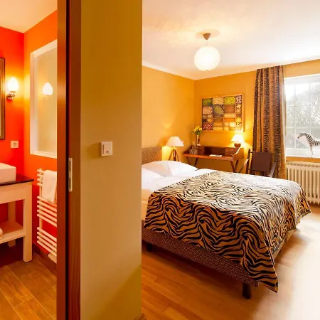 Schloss Hertefeld & Hertefeldhof 4*