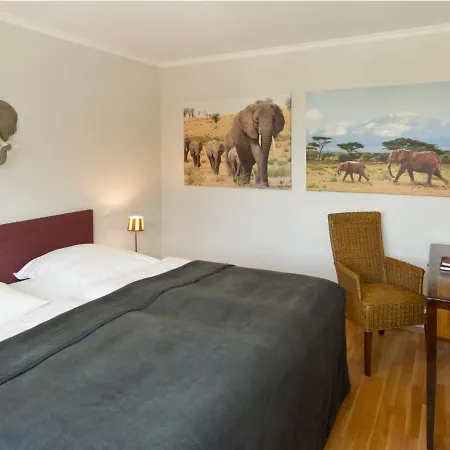 Schloss Hertefeld & Hertefeldhof 4*