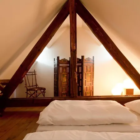 Schloss Hertefeld & Hertefeldhof 4*