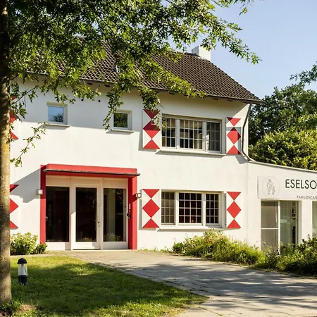Schloss Hertefeld & Hertefeldhof Szálloda 4*