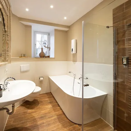 Schloss Hertefeld & Hertefeldhof 호텔 4*