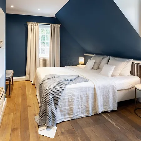 Schloss Hertefeld & Hertefeldhof Otel 4*