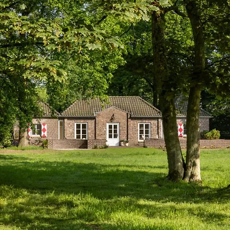 Schloss Hertefeld & Hertefeldhof Szálloda Weeze