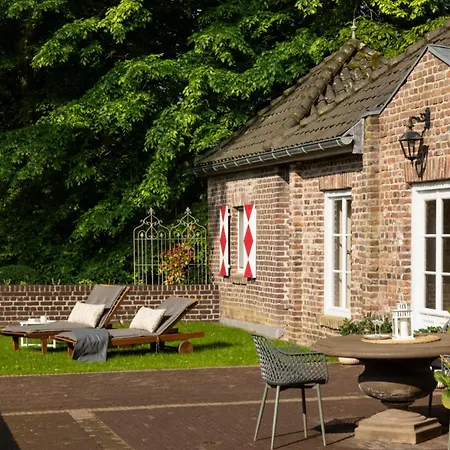 Schloss Hertefeld & Hertefeldhof 4* Weeze