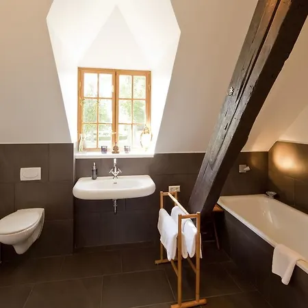 מלון Schloss Hertefeld & Hertefeldhof 4*
