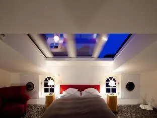 Schloss Hertefeld & Hertefeldhof 4*