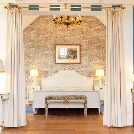 Schloss Hertefeld & Hertefeldhof 4*