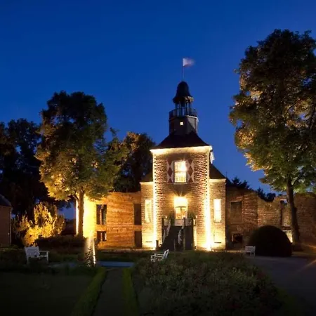 Schloss Hertefeld & Hertefeldhof 4* Weeze