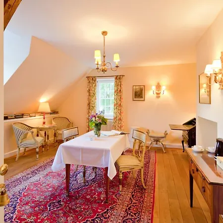 Schloss Hertefeld & Hertefeldhof 4* Weeze