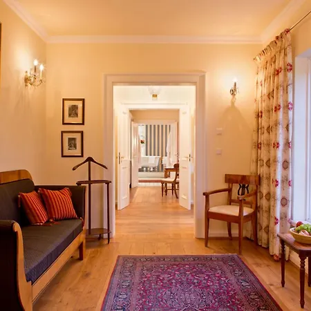 Otel Schloss Hertefeld & Hertefeldhof Weeze