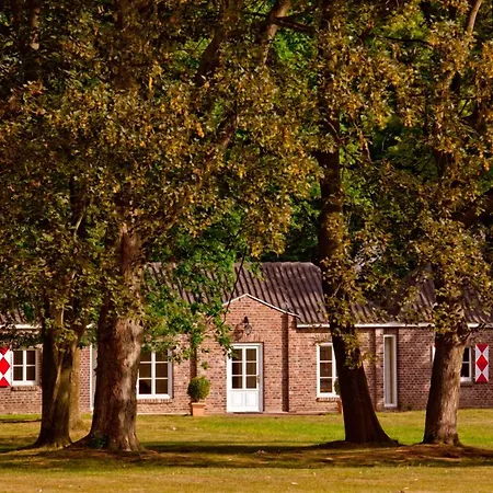 Hotell Schloss Hertefeld & Hertefeldhof 4*