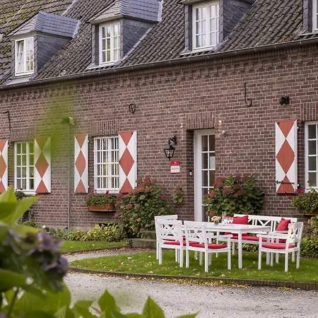 Schloss Hertefeld & Hertefeldhof Otel 4*