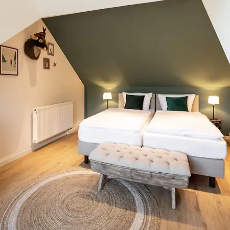 호텔 Schloss Hertefeld & Hertefeldhof 4*