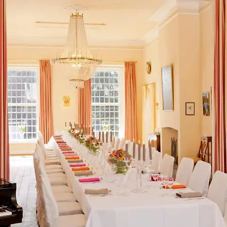 מלון Schloss Hertefeld & Hertefeldhof 4*