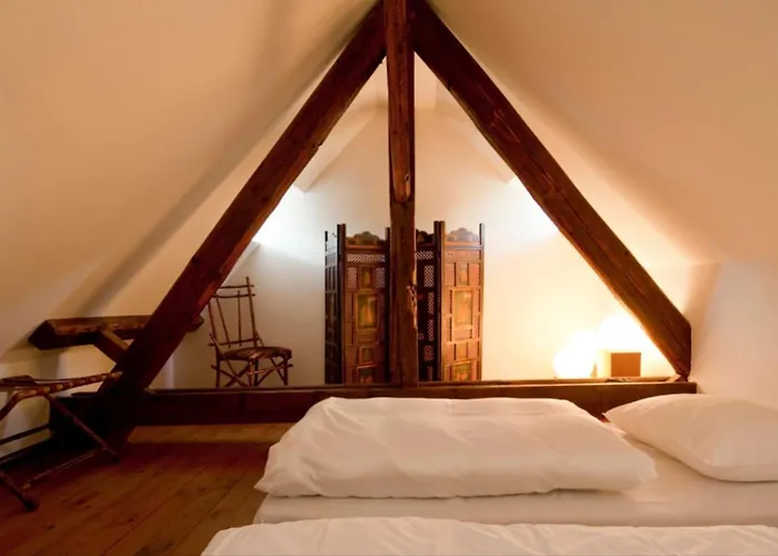 Schloss Hertefeld & Hertefeldhof 4*