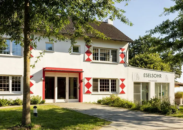 Schloss Hertefeld & Hertefeldhof Отель 4*