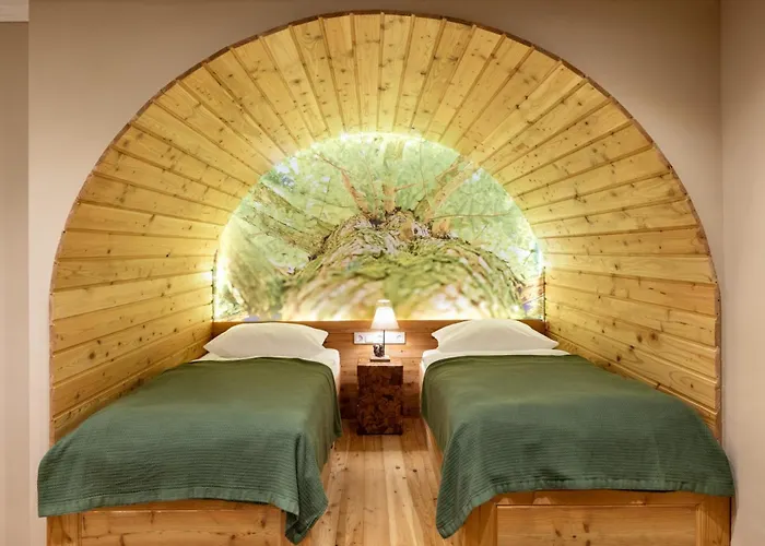 Schloss Hertefeld & Hertefeldhof 4*