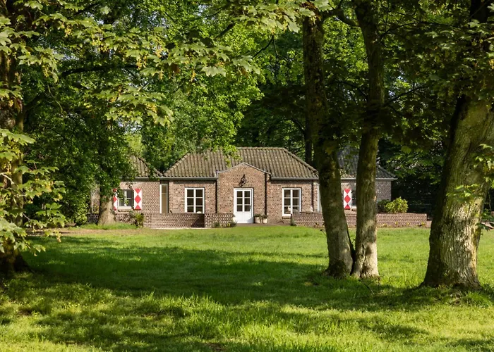 Schloss Hertefeld & Hertefeldhof Отель Веце