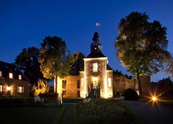 Schloss Hertefeld & Hertefeldhof 4* Weeze