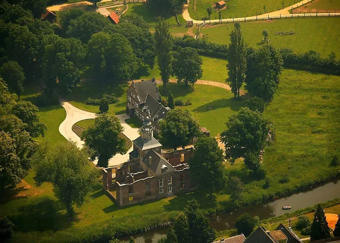 Отель Schloss Hertefeld & Hertefeldhof Веце