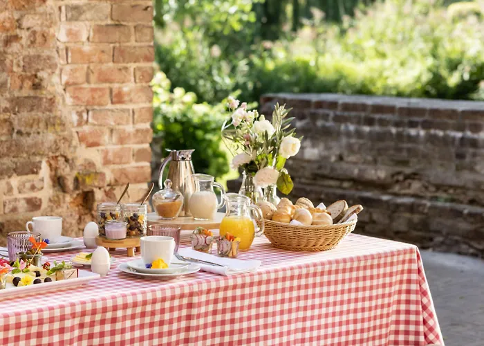 Schloss Hertefeld & Hertefeldhof 4* Веце