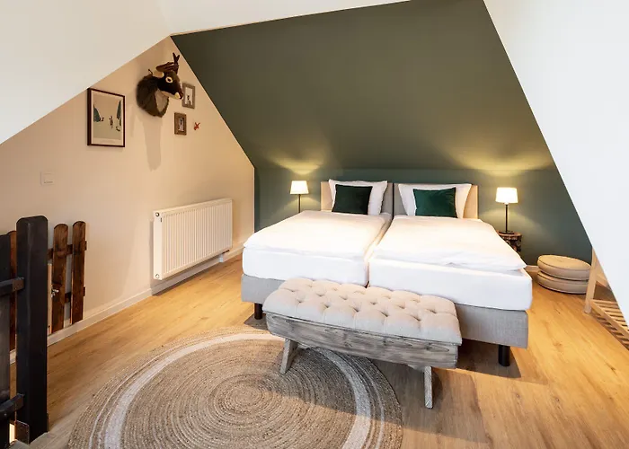 Отель Schloss Hertefeld & Hertefeldhof 4*